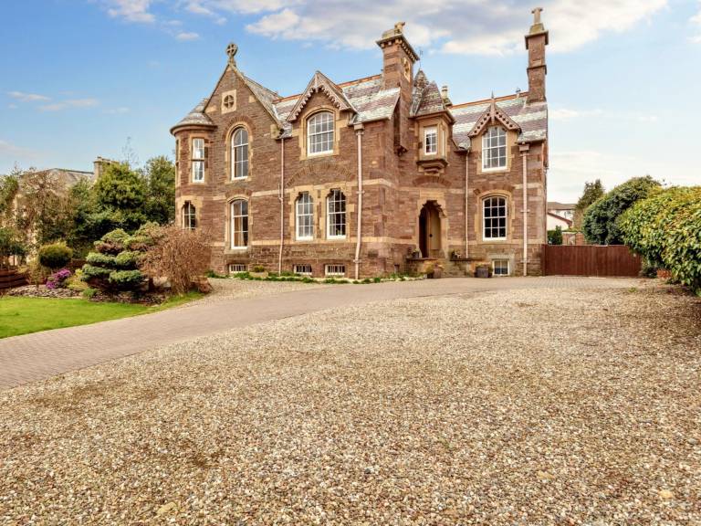 Cottage  Crieff