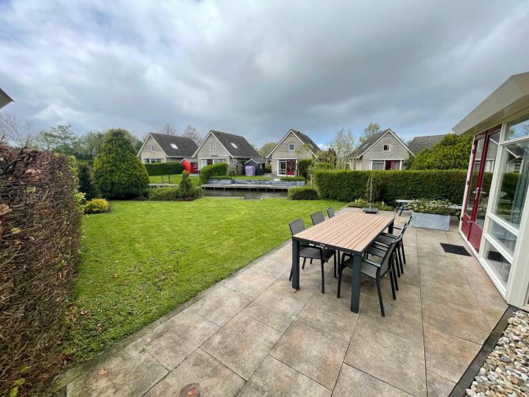Luxury restyled bungalow for 6 people
