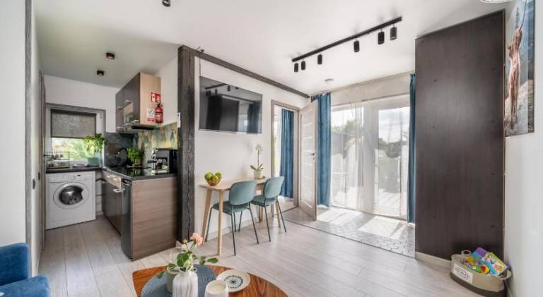 Family Garden Apartments with Free Private Parking & Playground — photo 2
