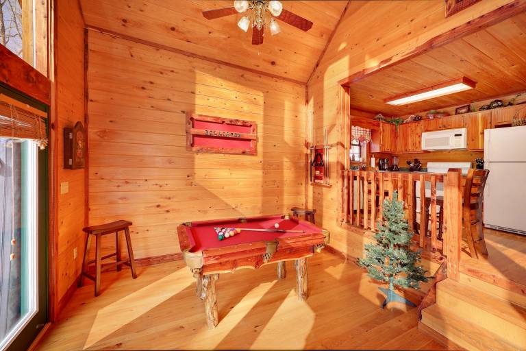 Smoky Mountain Romance: Pet Friendly, Convenient — photo 5