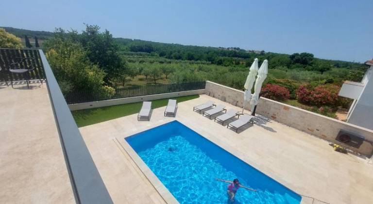Villa FARO - new house, near beaches, heated pool, playroom, bbq, Salvore - Istria in Umag