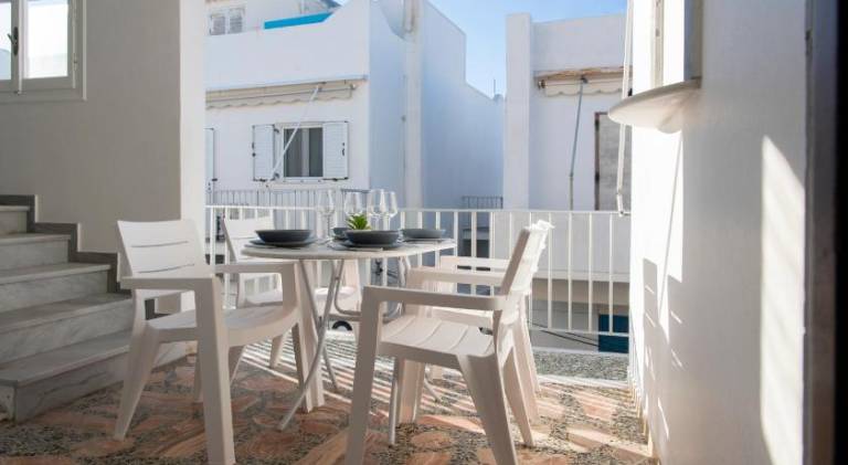 Lovely holiday apartment with patio | Close to the beach | Pet-friendly — photo 3