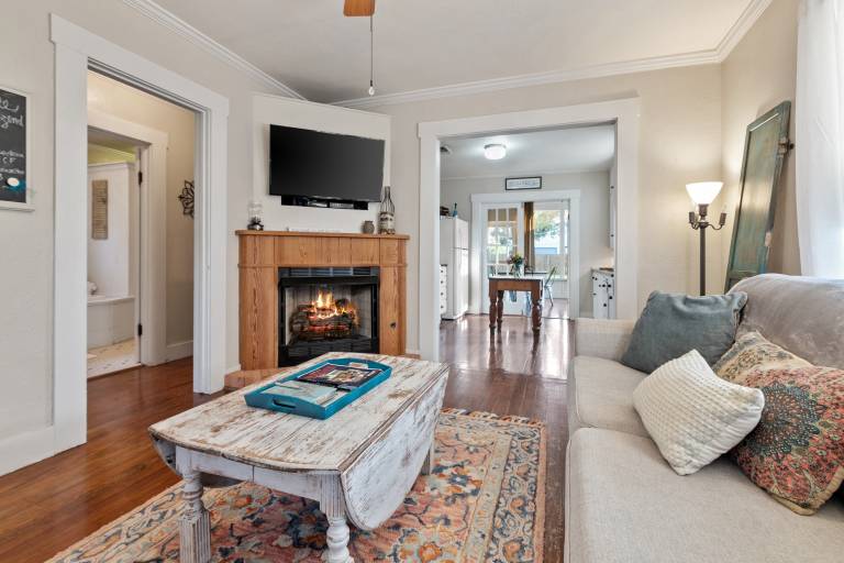 House with fast internet & grill | City view — photo 4