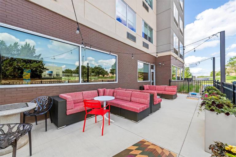 Tru by Hilton Kansas City Airport — photo 5