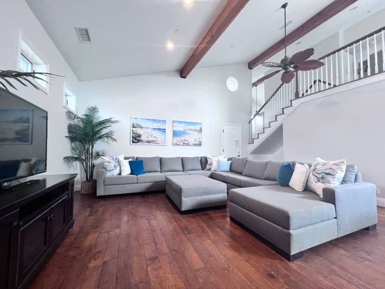 House  Southwest Anaheim