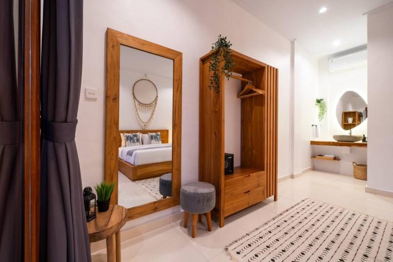 Children-friendly villa with terrace & private pool | Suitable for remote work | Dogs allowed — photo 4