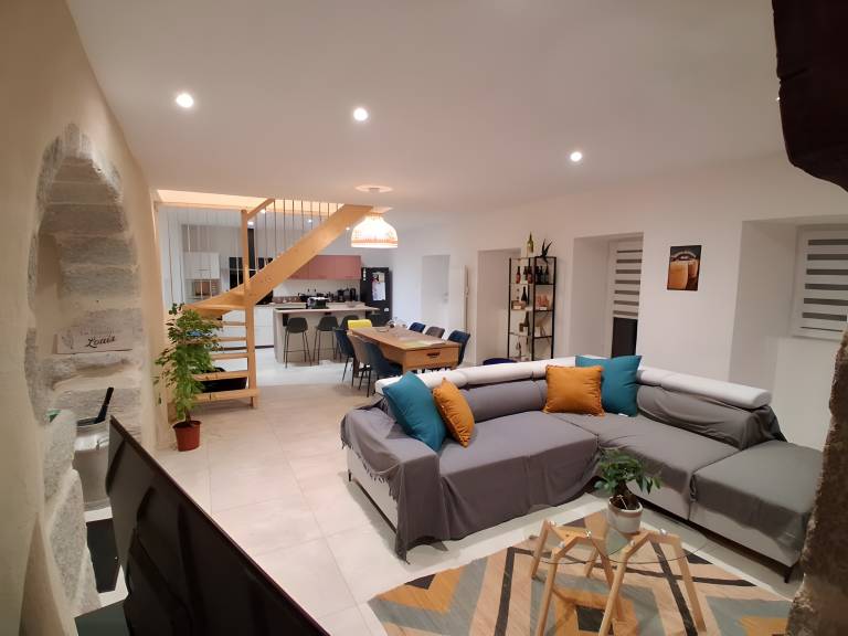 Holiday Home 'La Maison De Louis' with Private Terrace, Private Garden and Wi-Fi in Rodez