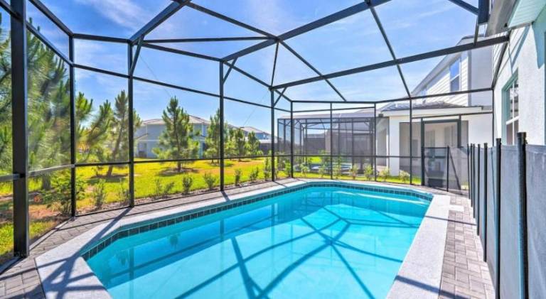 5 Bedroom Private Pool Home 15 Min to Disney World, Davenport in Cham