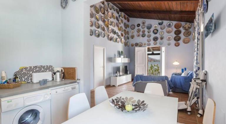 Fully equipped pleasant vacation home with barbecue, yard & patio | Next to the beach | Good for workation | Pets allowed — photo 3