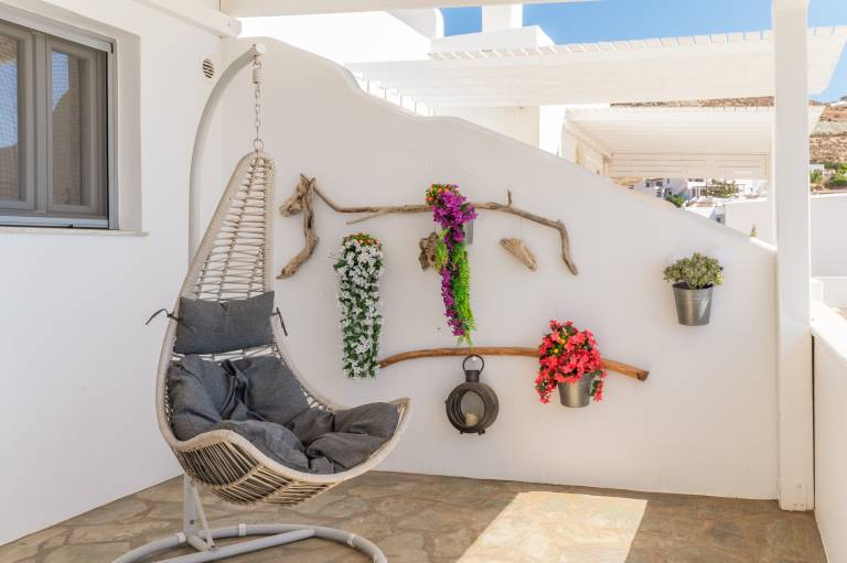 Apartment with terrace, garden & hot tub | Beach view | Perfect for remote work — photo 3
