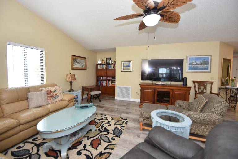 Salty Breeze Canal Front Pool Home W boat dock — photo 4
