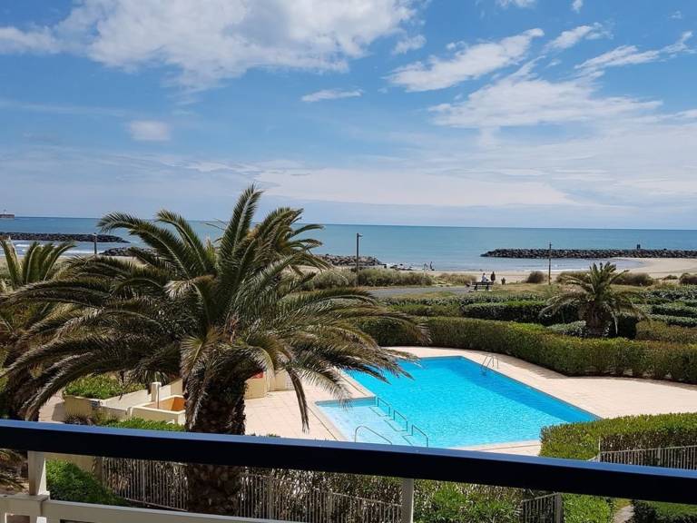 Apartment with pool in Agde
