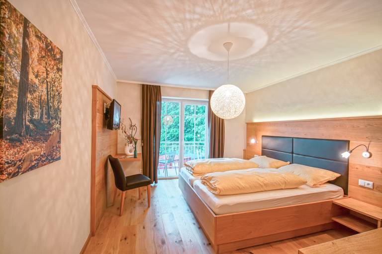 Doppelzimmer mit Balkon & Schlafsofa