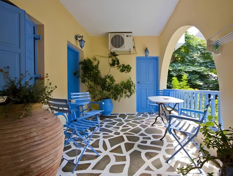 Charming rental apartment with yard & patio | Pets are welcome — photo 5