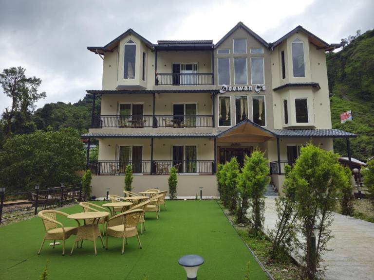 Deewan Ji Stays in Nainital