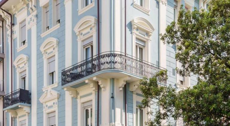 Child-friendly serviced apartment with jacuzzi & patio | Next to the beach | Dogs allowed in Viareggio