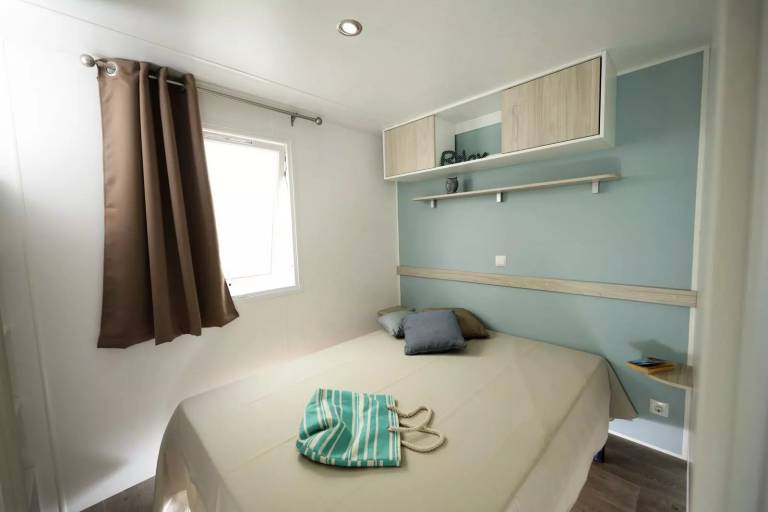 Mobile home with terrace — photo 3
