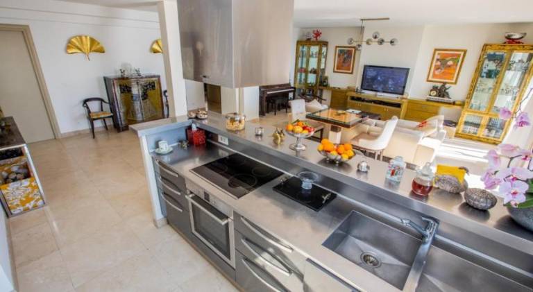 EXCEPTIONAL! PENTHOUSE in front of Monte Carlo Beach and Tennis Club — photo 3