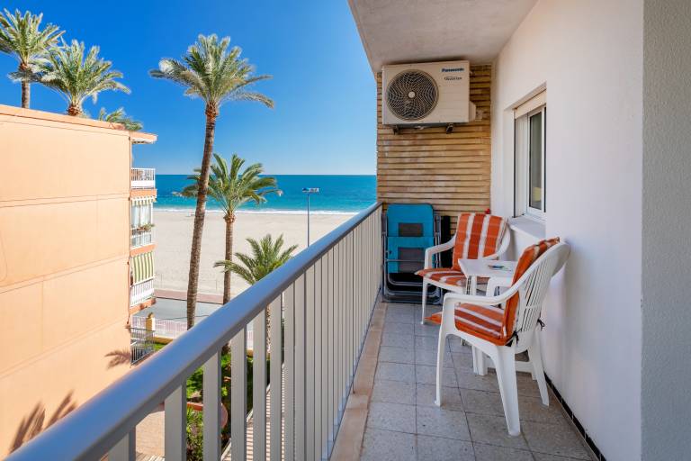 Apartment "Esmeralda 1" with Sea View, Garden, Terrace and Balcony — photo 3