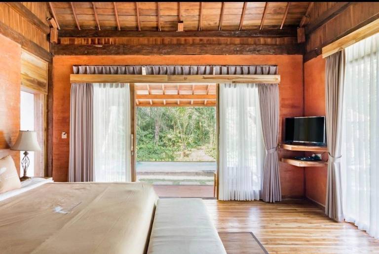 Villa with terrace, jacuzzi & pool | Perfect for remote work | Dogs allowed — photo 2