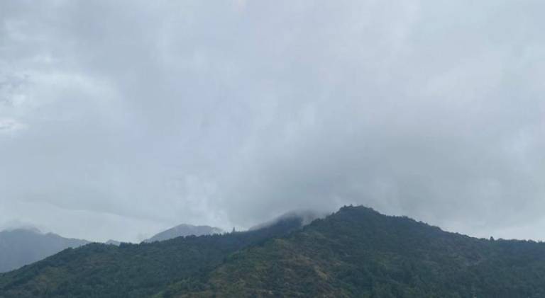 Lakes and peaks — photo 4