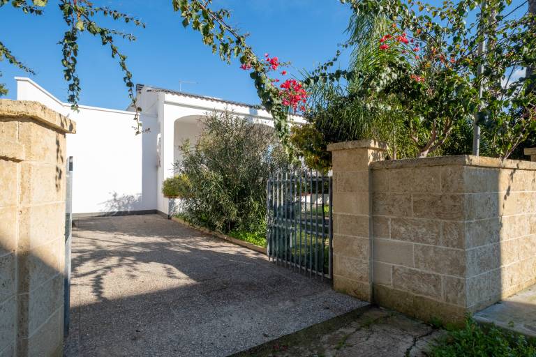 Holiday Home 'Villa Cala Azzurra Porto Cesareo' with Private Garden and Air Conditioning — photo 2