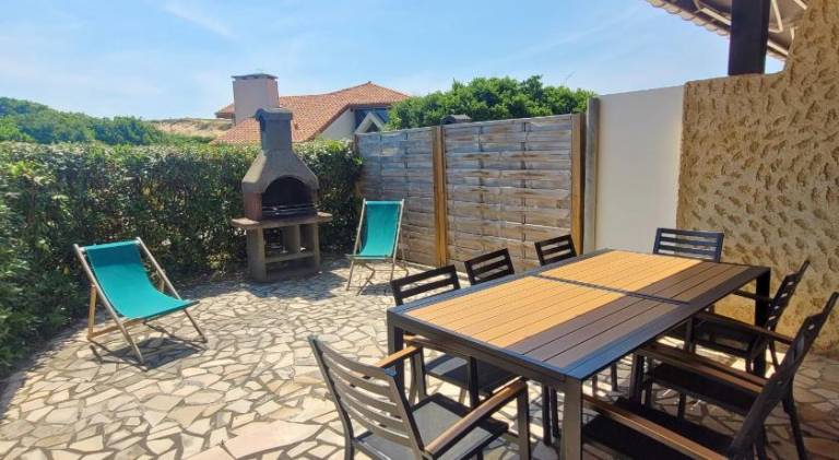 Fully equipped charming house with patio, yard & grill | Next to the beach | Dogs allowed — photo 3