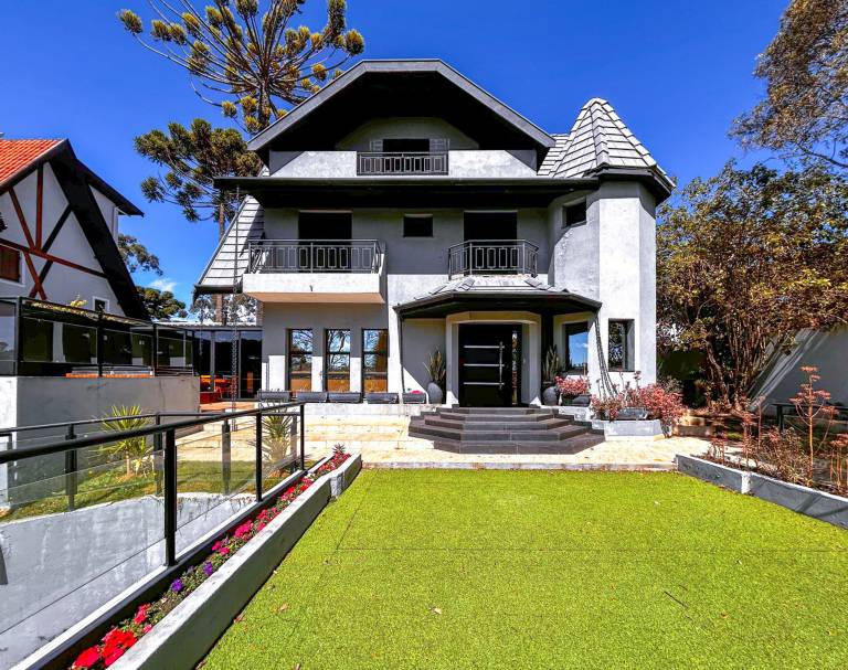 Casa com 4 Suítes Jacuzzi e Lareira Externa
