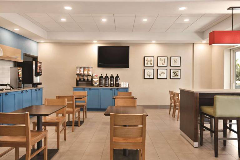 Country Inn & Suites by Radisson, Bradenton-Lakewood Ranch, FL — photo 4