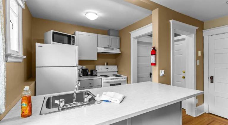 Serviced apartment with 2 rooms for 5 persons — photo 4