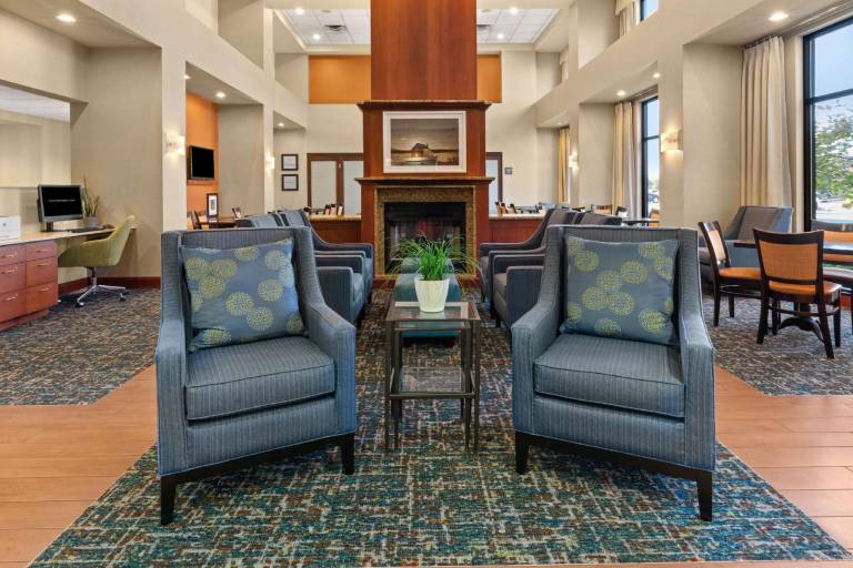 Hampton Inn & Suites Burlington — photo 3