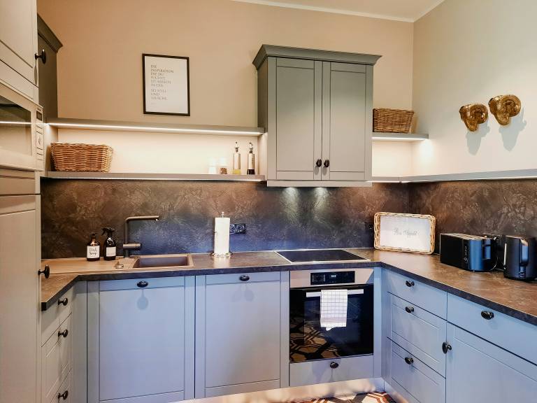 Family-friendly beautiful rental apartment with BBQ, patio & yard | Pets are welcome — photo 5