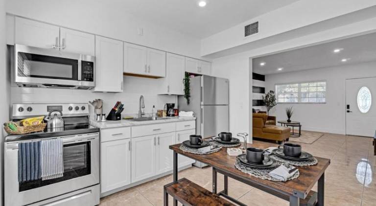 Luxury Miami Home Close to Beach & Aventura Mall — photo 4