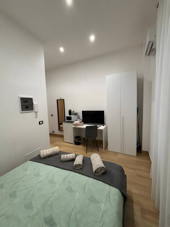 Charming private room with fast internet | City view | Pet-friendly — photo 2