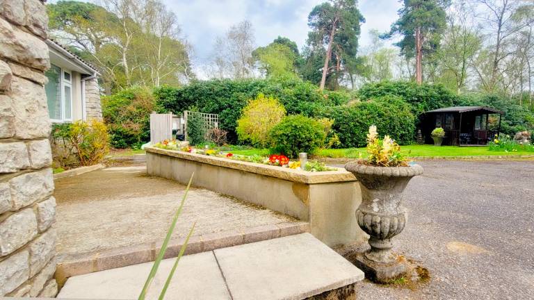 Cottage with jacuzzi & garden — photo 4