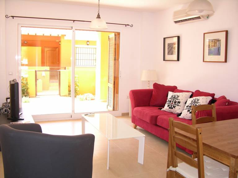 Apartment with pool, patio & yard — photo 4