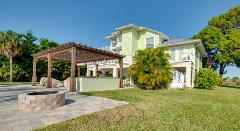 205 m&sup2; Ferienhaus