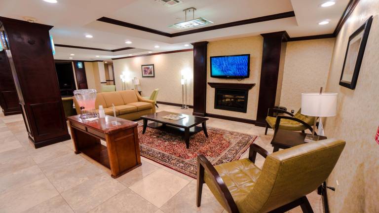 Holiday Inn Express Hotel & Suites Pampa By IHG — photo 4