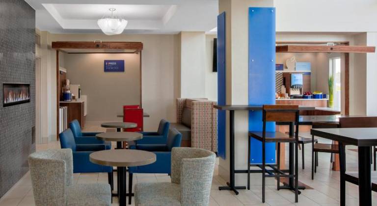 Holiday Inn Express Hotel & Suites Ontario By IHG — photo 3
