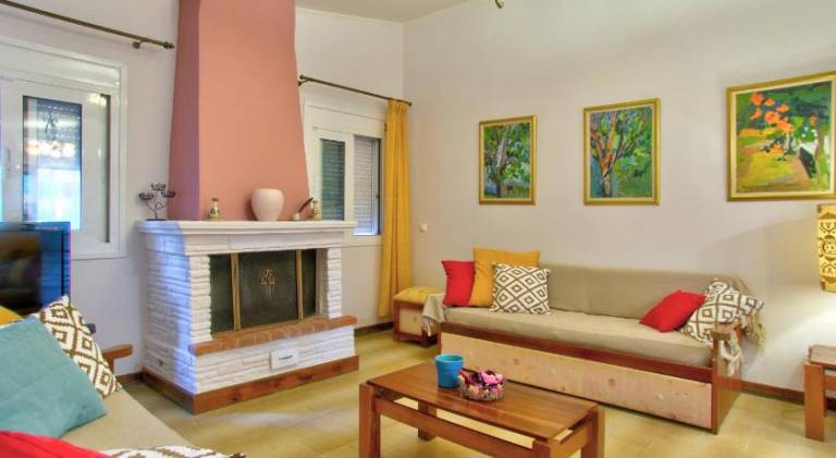 Fully equipped ample villa with yard, patio & private pool | Good for workation | Pet-friendly — photo 2