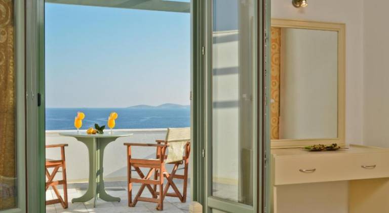 Kalados -Beachfront Studios & Restaurant - — photo 3