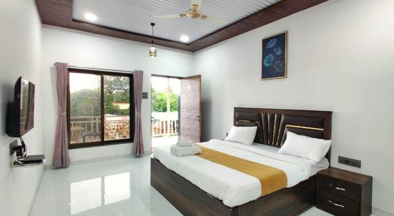 The village resorts — photo 2