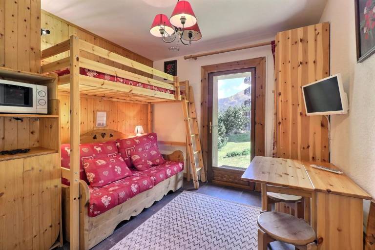Erines Residence SMALL STUDIO SKIS CHARMANT TO PIEDS
