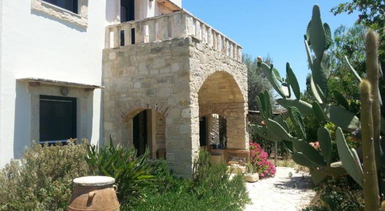 Villa with garden & terrace in Heraklion
