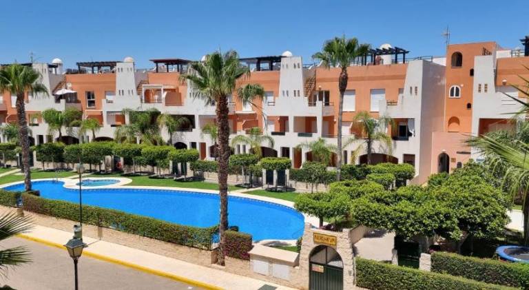 Fully equipped wonderful holiday apartment with yard, terrace & private pool | Beach nearby | Dogs allowed in Playas