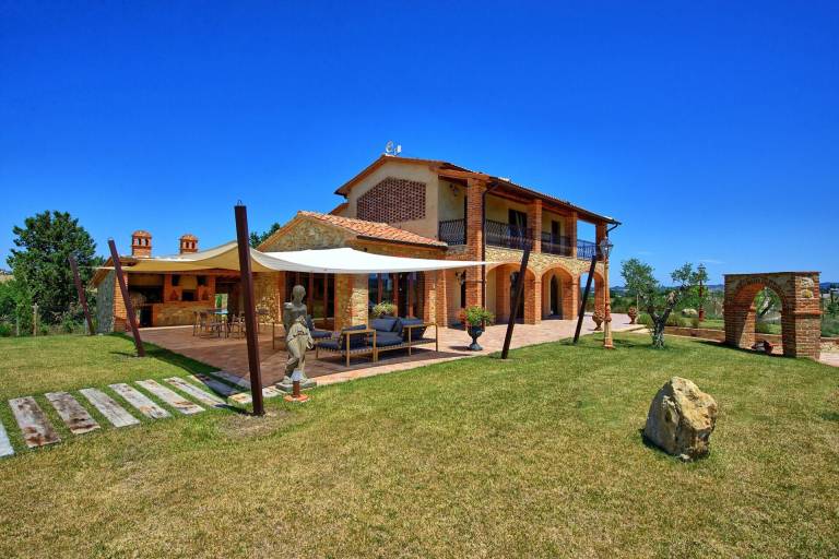 Villa with terrace, private pool & jacuzzi — photo 3