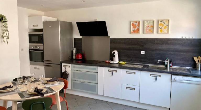 House with 2 rooms for 4 persons — photo 3