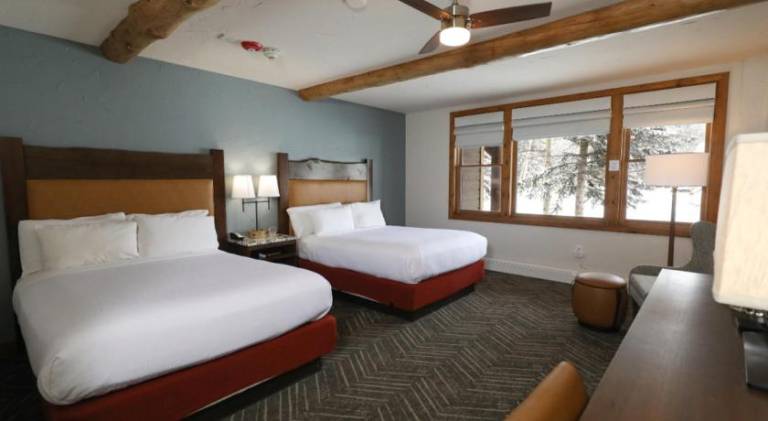 Wonderful lodge with jacuzzi & patio | Dogs allowed — photo 2