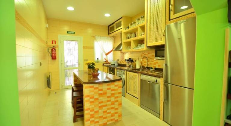 House with garden, terrace & BBQ — photo 4