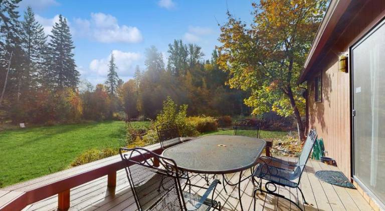 Vacation home with hot tub | Pet-friendly — photo 5